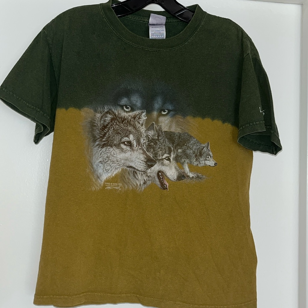 Leoni Meadows Vintage Wolf TShirt